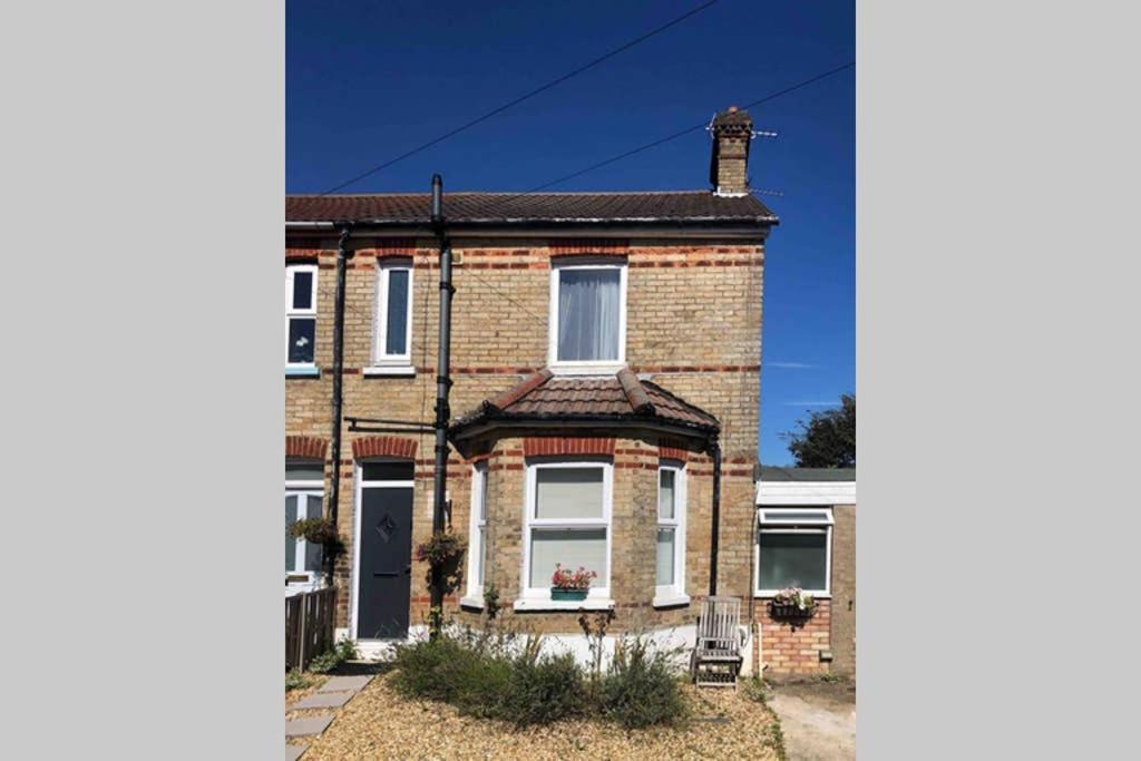 Modern Studio Apartment Near Town Centre Poole Extérieur photo
